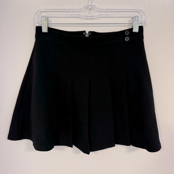 Danielle Bernstein Pleated Skort - Picture 1 of 10